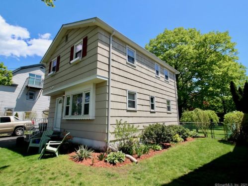 1067 Broad St, Meriden, CT 06450-3448