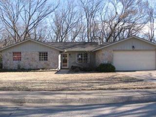 392 Fleetwood Dr, Bartlesville, OK 74006-2748