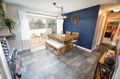 5581 Honey Creek Dr, Milwaukee WI  53221-4062 exterior