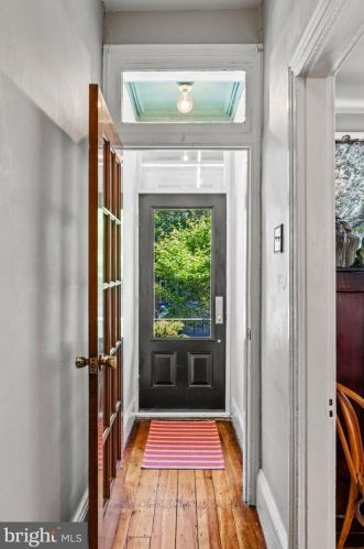 1722 8th St, Philadelphia, PA 19122-0028