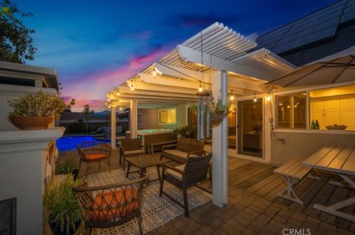 9878 Avenida Mateo, Cypress CA  90630-3445 exterior