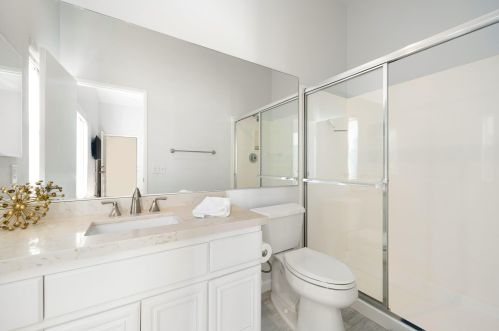 166 Kavenish Dr, Rancho Mirage CA  92270-3244 exterior