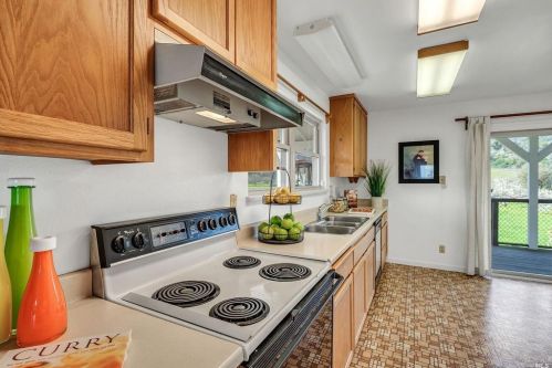 2151 Schultz Rd, Santa Rosa CA  95452-9073 exterior