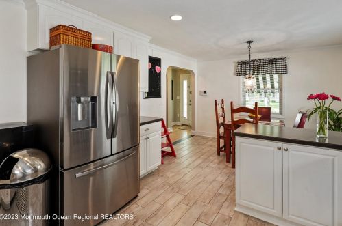 17 Grant Pl, Tinton Falls NJ  07701-2117 exterior