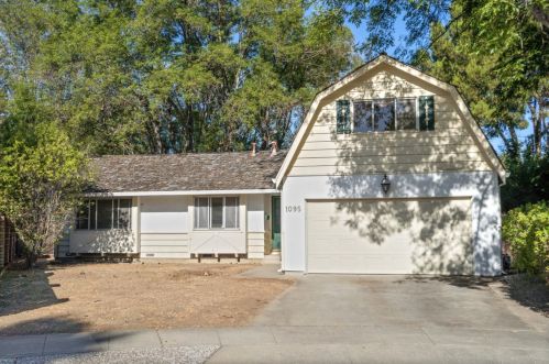 1095 Rochester Ct, Sunnyvale, CA 94087-2081
