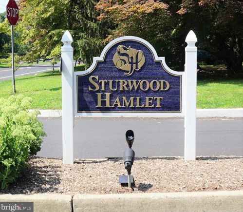 36 Catbird Ct, Lawrence Township NJ  08648-2045 exterior