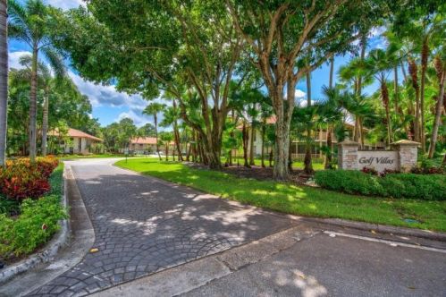 510 Brackenwood Pl, West Palm Beach, FL 33418-9055