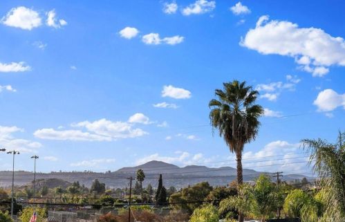 1476 Vicksburg Dr, El Cajon CA  92021-3522 exterior