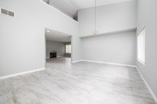 4825 Mahogany Vista Ln, San Diego CA  92102-6053 exterior