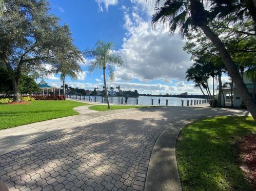 1231 179th Ave, Hollywood FL  33029-3162 exterior