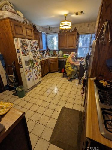 6704 Balboa Ave, Van Nuys CA  91406-4181 exterior