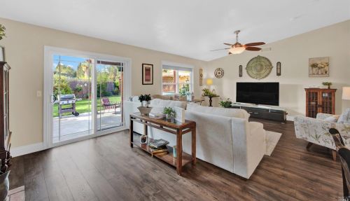 1000 Woodridge Dr, Vacaville CA  95687-6440 exterior