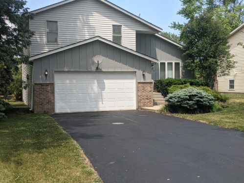 1016 95th St, Kenosha, WI 53158-4913