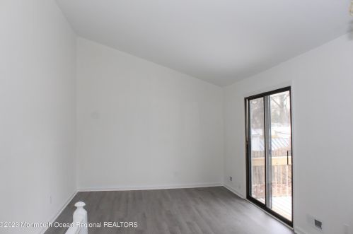 6 Hialeah Ave, Middletown NJ  07748-1049 exterior