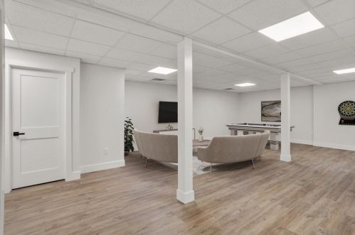 513 5th Ave, Bridgeville PA  15017-1337 exterior