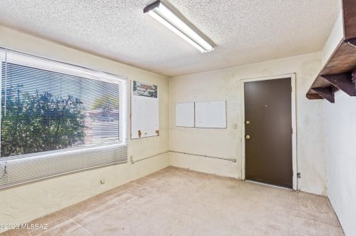 902 Prince Rd, Tucson AZ 85705-3028 exterior