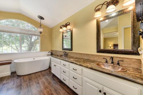 255 American River Canyon Dr, Folsom CA  95630-7142 exterior