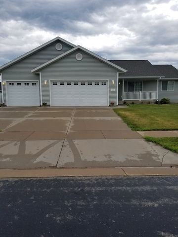 2005 Crooked Ave, Holmen, WI 54636-8633