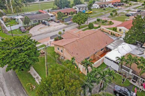 7215 15th Ave, Hialeah FL  33014-3805 exterior