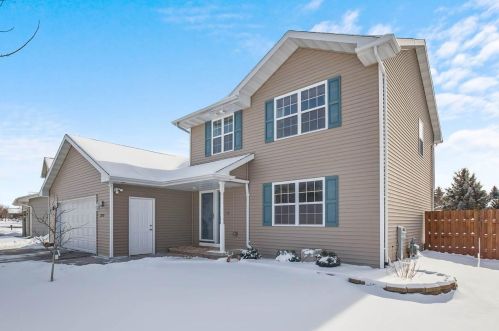 2970 Emmalane Dr, Green Bay, WI 54311-7405