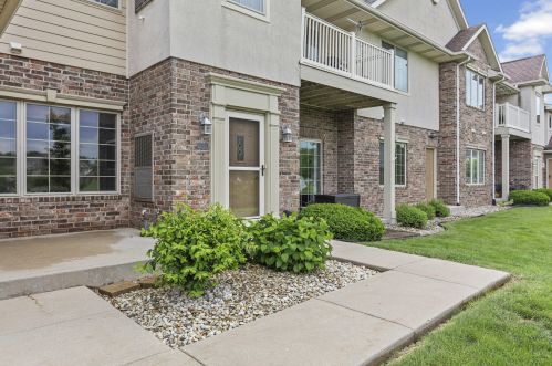 9262 64th Ct, Kenosha, WI 53158-3282