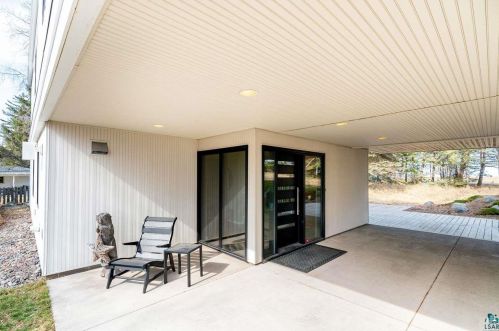 3332 Minnesota Ave, Duluth, MN 55802-2536