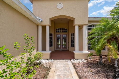 291 Devlin Ct, Melbourne, FL 32909-2322