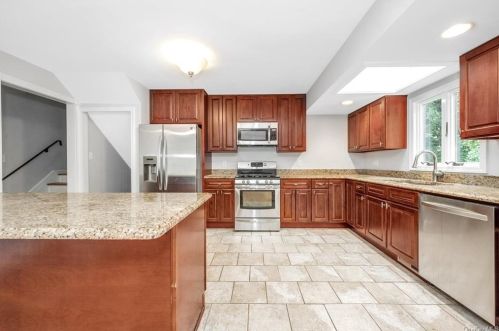 16 Bonwit Rd, Rye Brook NY  10573-1936 exterior