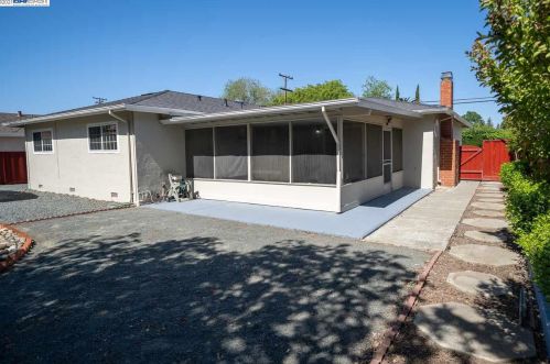 1554 Claycord Ave, Concord CA  94521-2214 exterior