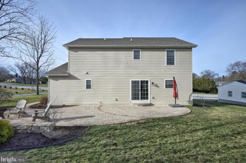 515 Spring Run Dr, Navy Sup Dpt PA  17055-5580 exterior