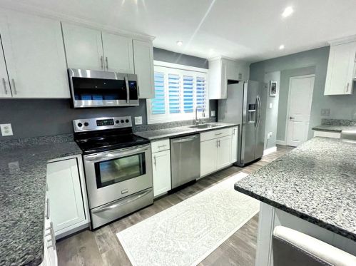 2 Monson Dr, Peabody MA 01960-3548 exterior