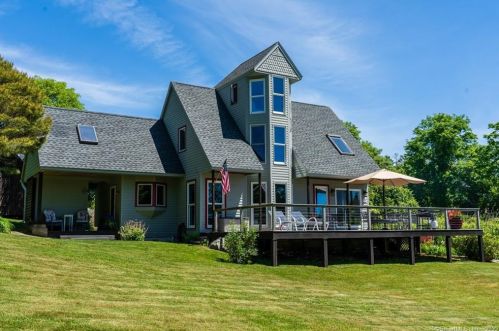 76 Macdonald Ct, Groton, CT 06340-5621