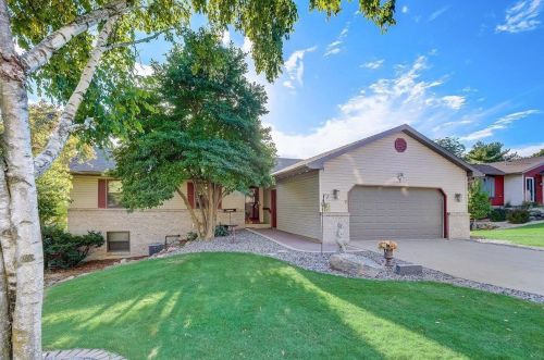 502 Reid Dr, Mount Horeb, WI 53572-1885