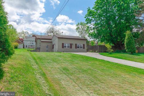 210 Howard St, Red Lion PA  17356-1313 exterior