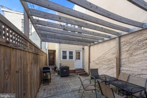 1826 18th St, Washington DC 20009-1707 exterior