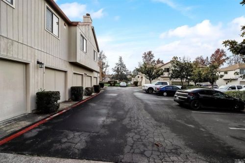 2527 Westberry Dr, Santa Rosa CA 95403-4136 exterior