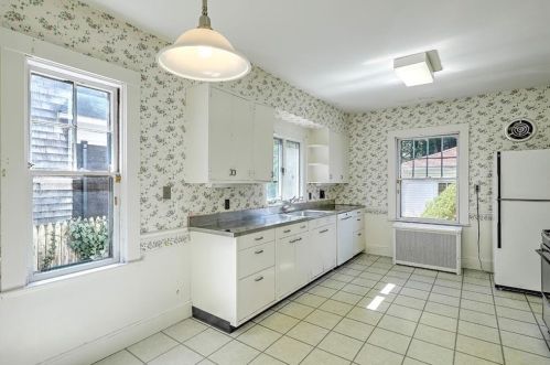 310 Elmgrove Ave, Providence RI  02906-4252 exterior