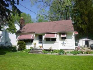 956 Skinner Ave, Concord Township OH  44077-4255 exterior