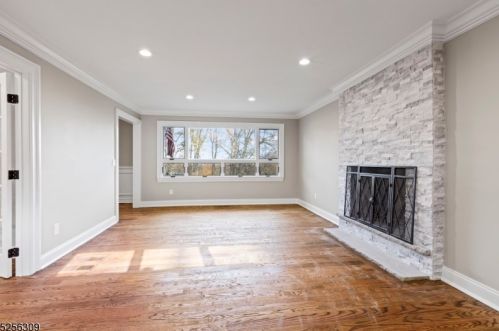 37 Tara Ln, Montville Township NJ  07045-9699 exterior