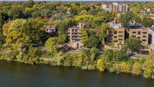 4430 Lake Harriet Pkwy, Minneapolis, MN 55410-1975