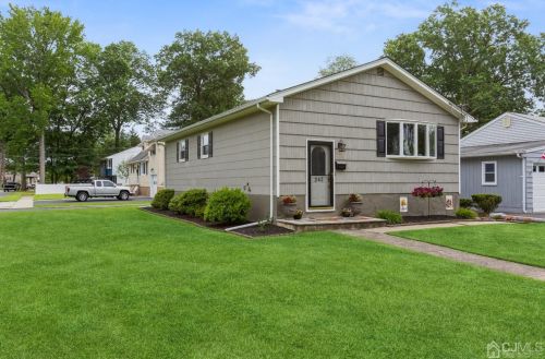 243 Oakland Ave, South Plainfield NJ  07080-4040 exterior