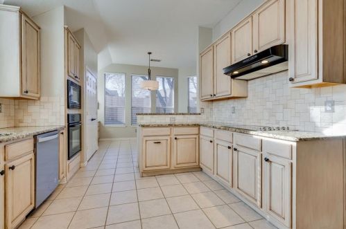 713 Sierra Ln, Lewisville TX  75028-7186 exterior