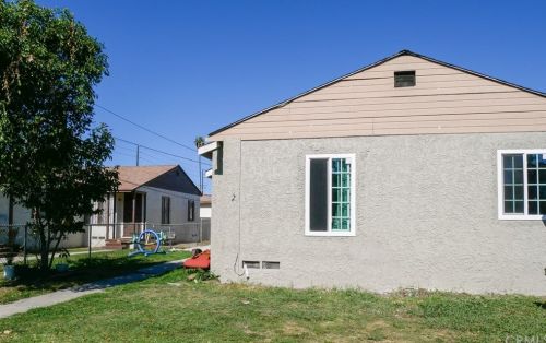 333 Almond St, Compton, CA 90220-3105