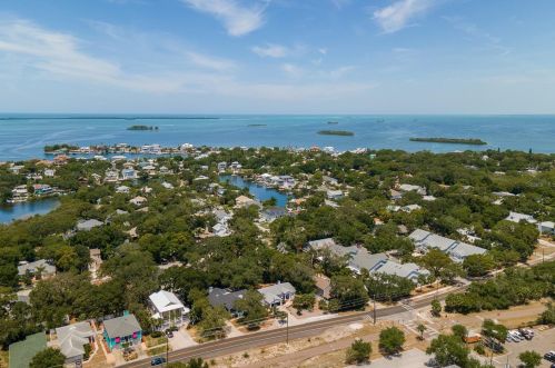 553 Vista Trail Ct, Palm Harbor FL  34683-5260 exterior