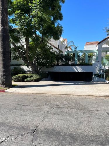 1340 Glenwood Rd, Glendale, CA 91201-3129