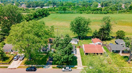 430 Madison Dr, West Jefferson OH  43162-1304 exterior