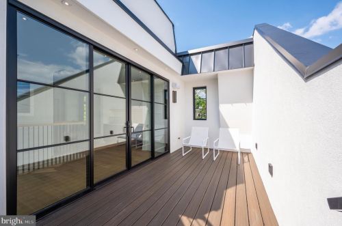 3302 Cleveland Ave, Washington DC 20008-3456 exterior