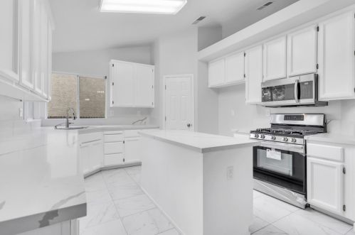 8702 White Peacock Way, Elk Grove CA  95624-3701 exterior