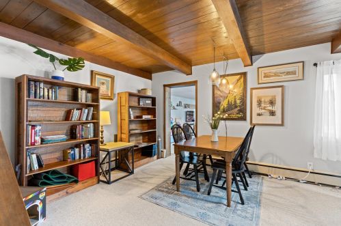 5590 Arrowwood St, Greendale, WI 53129-1364