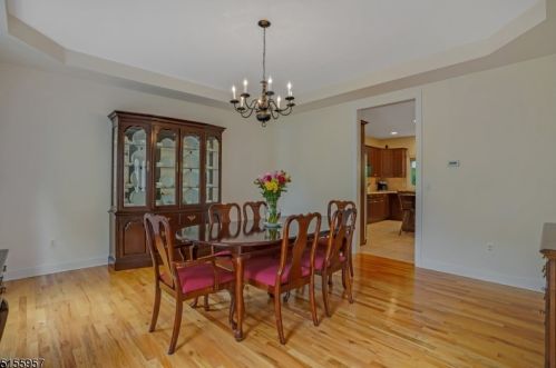 8 Forest View Dr, Martinsville NJ  08836-2039 exterior